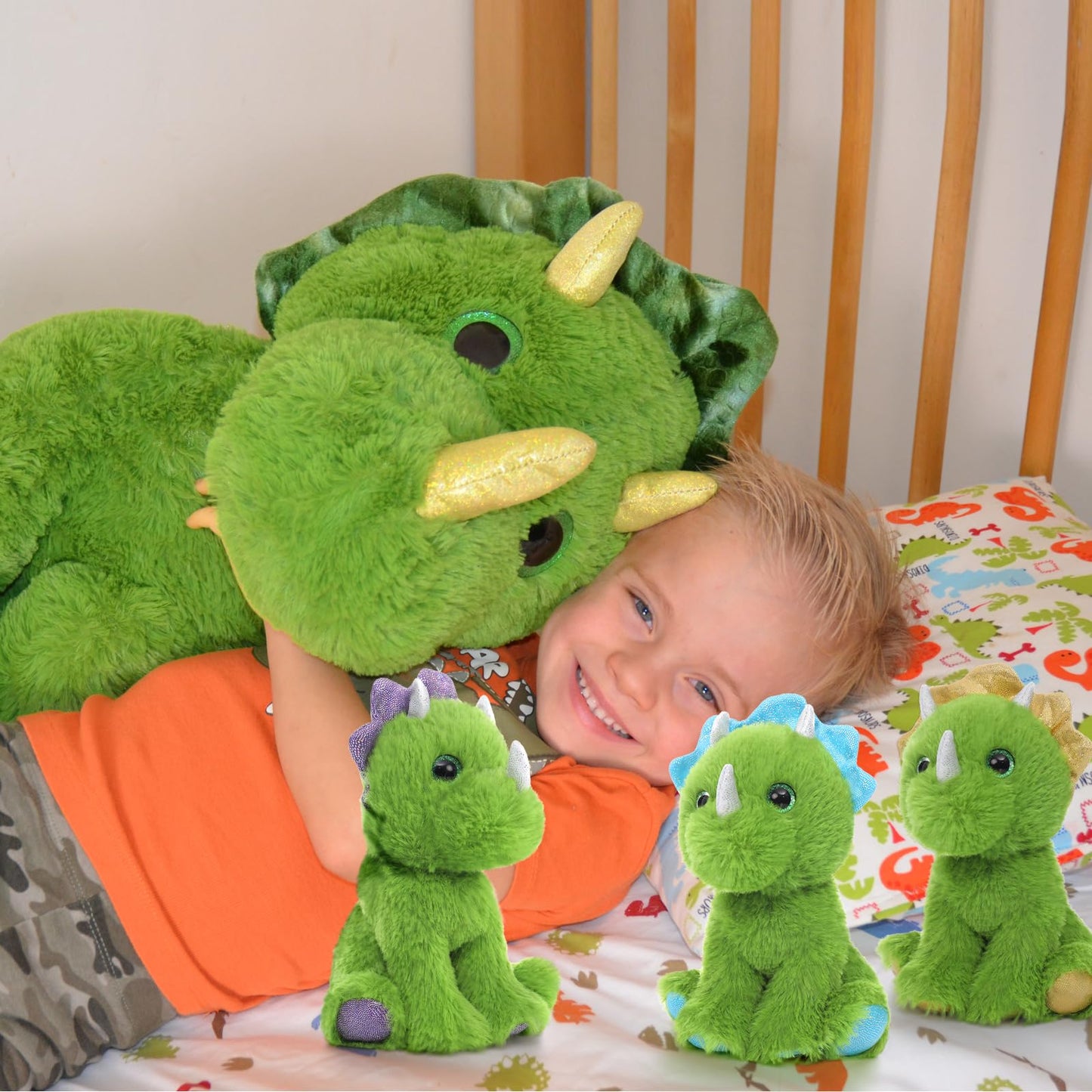 MaoGoLan 4 Pcs Dinosaur Stuffed Animals for Girls,Purple Stuffed Dinosaurs Plush Toys Set for Toddlers, Mummy Dinosaur with 3 Baby Triceratops Plushies, for Kids